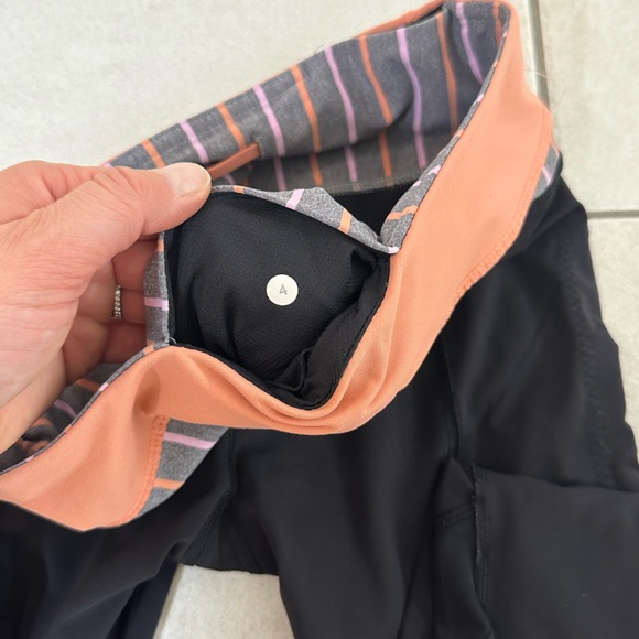 Lululemon Inspire Tight II (Mesh) Size 4 - Picture 9 of 11